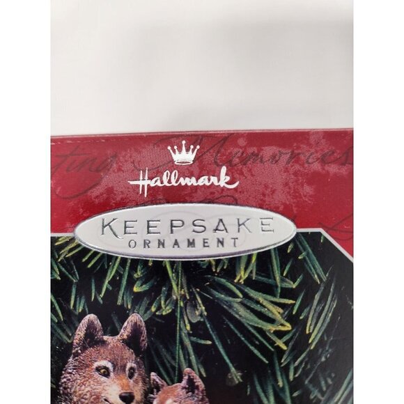 VTG 1998 Hallmark Timber Wolves At Play Majestic Wilderness Keepsake Ornament - Picture 3 of 14
